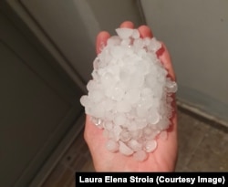 Laura Elena Stroia spune că furtuna cu grindină a durat circa 20 de minute.