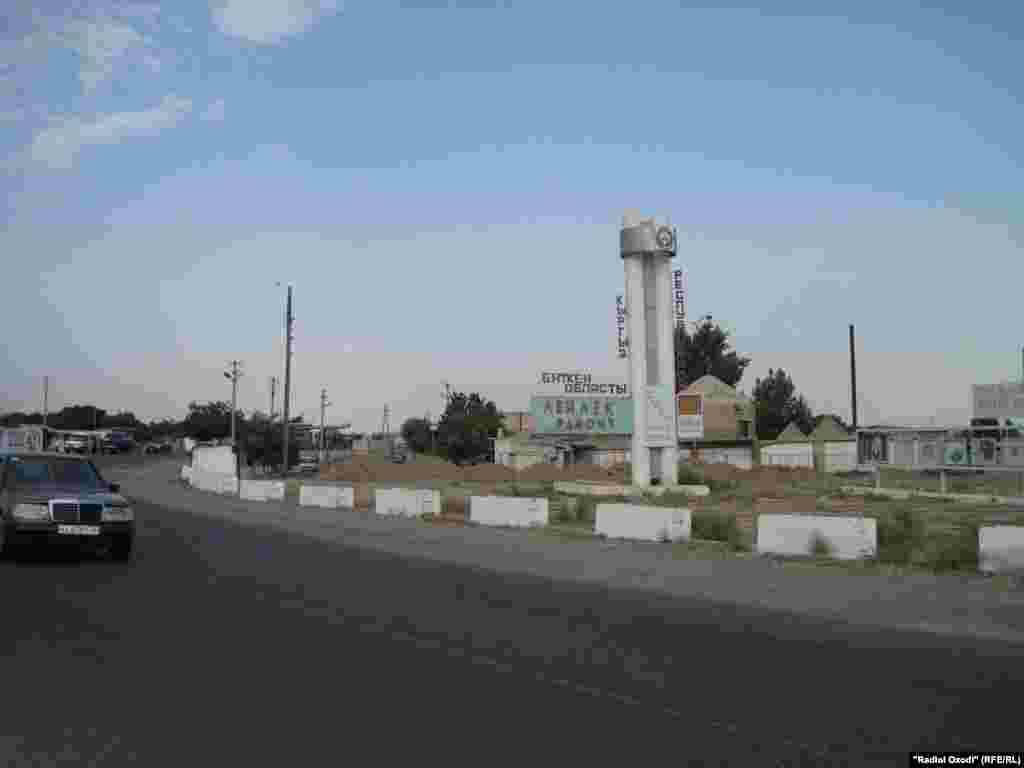 На межгосударственной границе между Кыргызстаном и Таджикистаном в районе Баткенской и Согдийской областей находится 270 километров неучтенных участков.  