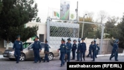 Сотрудники полиции, г.Туркменабат, Лебапская область Туркменистана