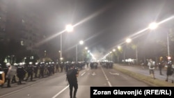 Policijska brigada u intervenciji na protestu u Beogradu, Srbija, 16. avgust 2025.
