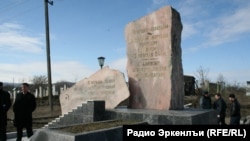 Дагестан -- Сталинан депортацехь кхелхийнчу нохчашна Аухан кIоштахь хIоттийна хIоллам.