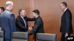 Раніше 14 грудня Володимир Зеленський повідомив про початок зустрічі з американською делегацією в Берліні