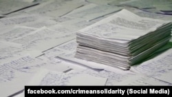 Rusiye Federatsiyasınıñ akimiyetine 6,5 biñ imza ile FSB tarafından terrorizmde qabaatlanğan qırımlılar Esma Nimetulayeva, Nasiba Saidova, Elviza Aliyeva ve Fevziya Osmanovağa qoltutuv muracaatları