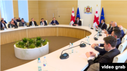 Встреча между премьером и бизнесменами прошла в закрытом формате и длилась четыре часа