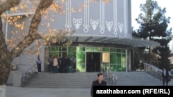 Здание "Дайханбанка", Туркменистан