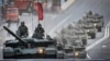 Ruski tenkovi T-90M prolaze centrom Moskve na probi povodom Dana pobjede 9. maja, 3. maja 2025.