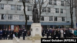 Imagine de la evenimentul de inaugurare a monumentului Reginei Maria, în fața Liceului „Gheorghe Asachi” din Chișinău, 27 martie 2025.