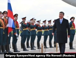 Зустріч Сі Цзіньпіна в аеропорту у Москві, 7 травня 2025 року