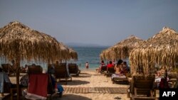 Plajele din Grecia au fost redeschise turiștilor încă de la mijlocul lunii mai 